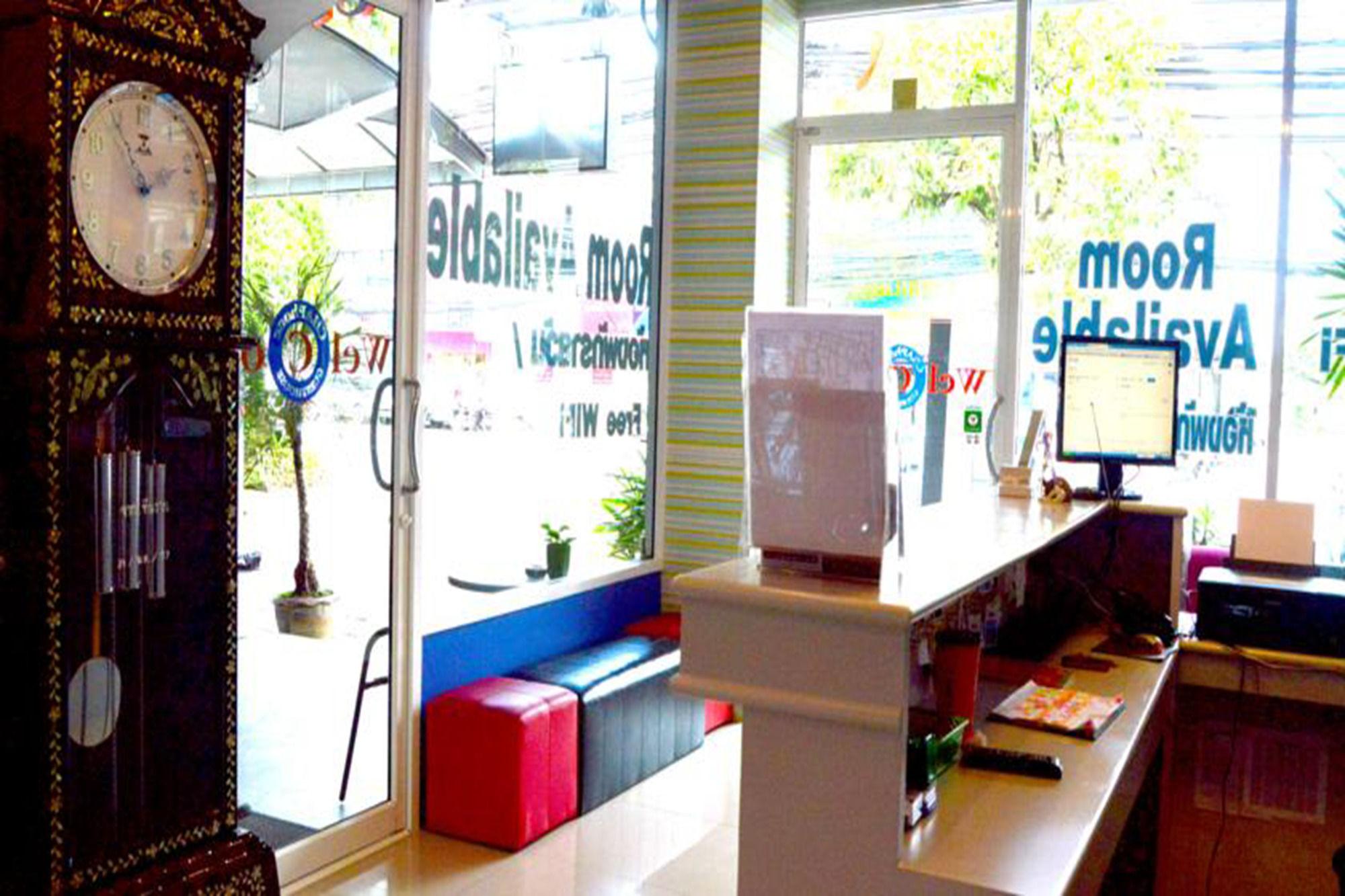Chaphone Guesthouse Phuket Bagian luar foto