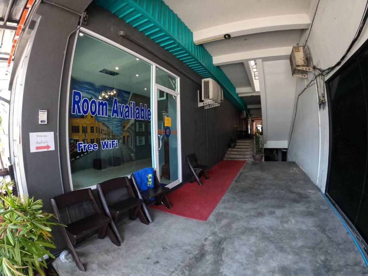 Chaphone Guesthouse Phuket Bagian luar foto