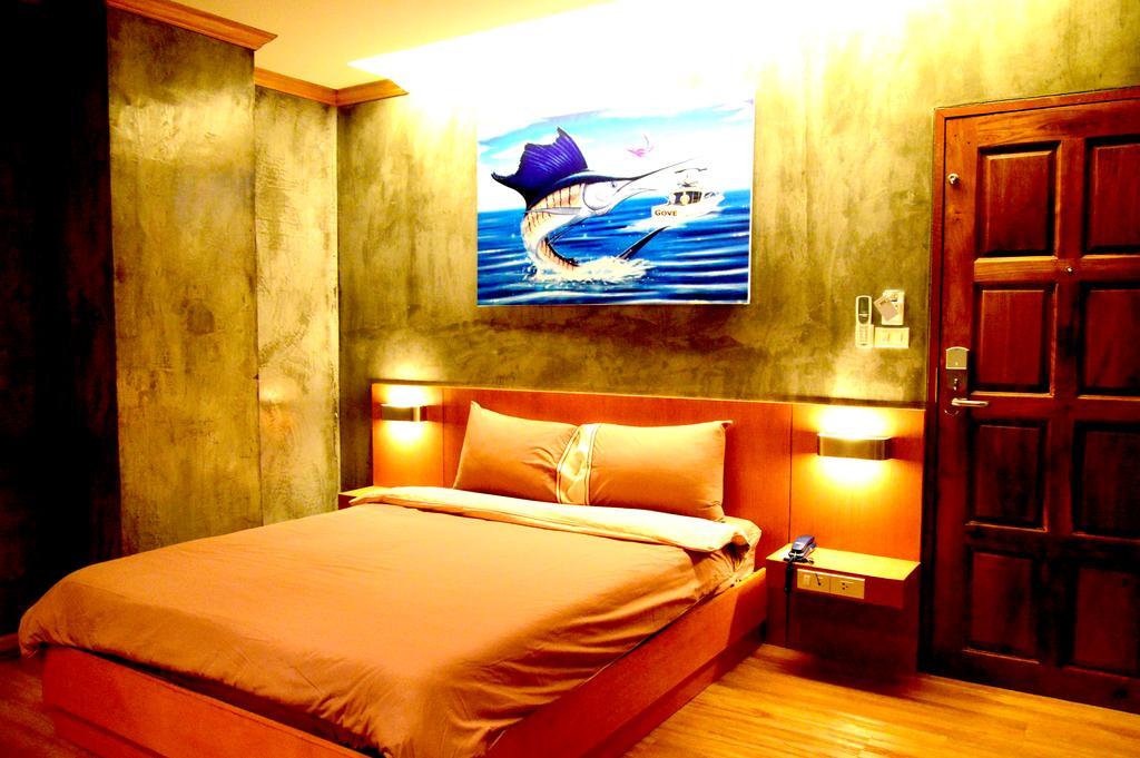Chaphone Guesthouse Phuket Bagian luar foto