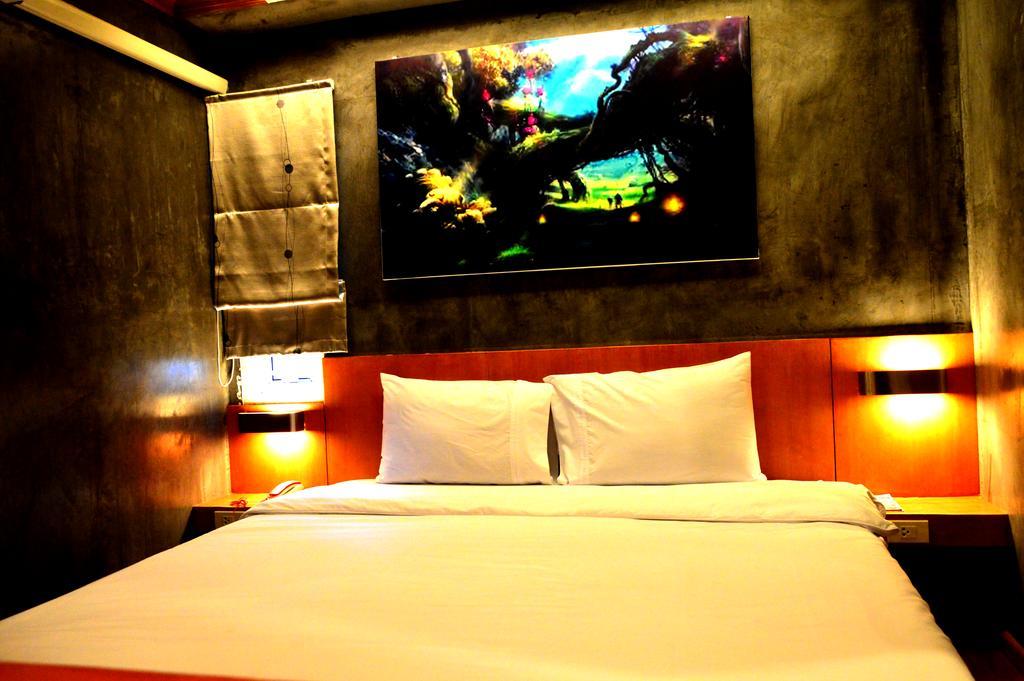 Chaphone Guesthouse Phuket Bagian luar foto